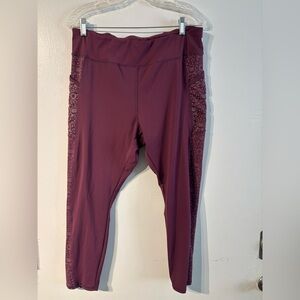 Disney Burgundy Athletic Leggings High Rise Stretch Women’s XL
(345)